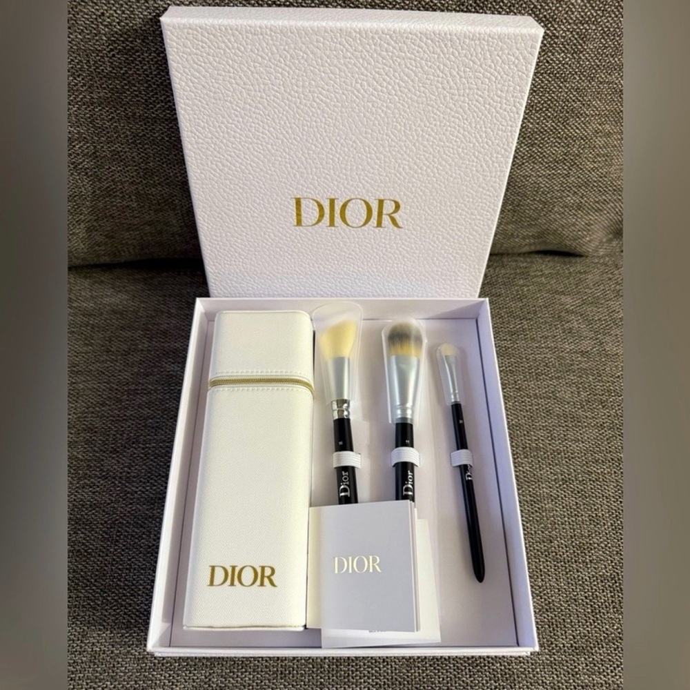 NWT Dior Luxury Brush Set in Cream and Black